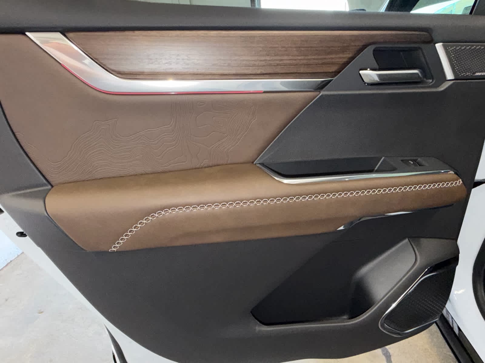 2027 GMC Acadia Denali Ultimate - Photo 24