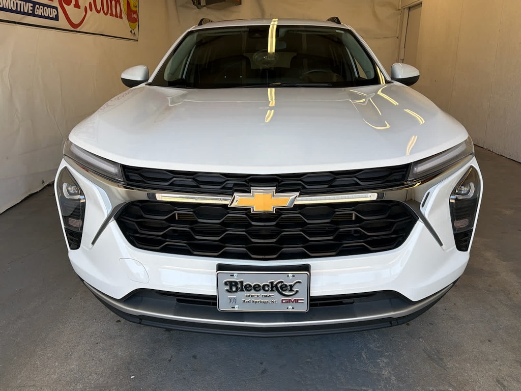 Used 2024 Chevrolet Trax LT SUV