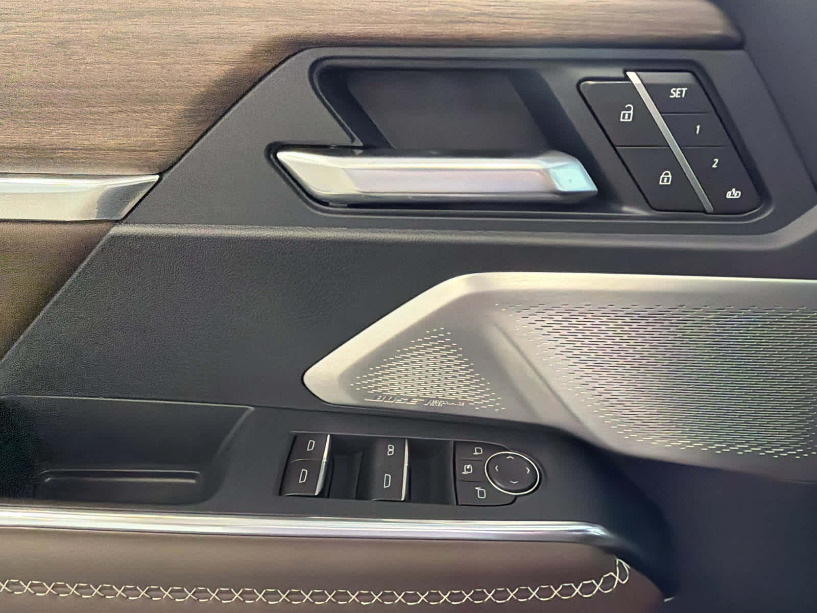 2027 GMC Acadia Denali Ultimate - Photo 19