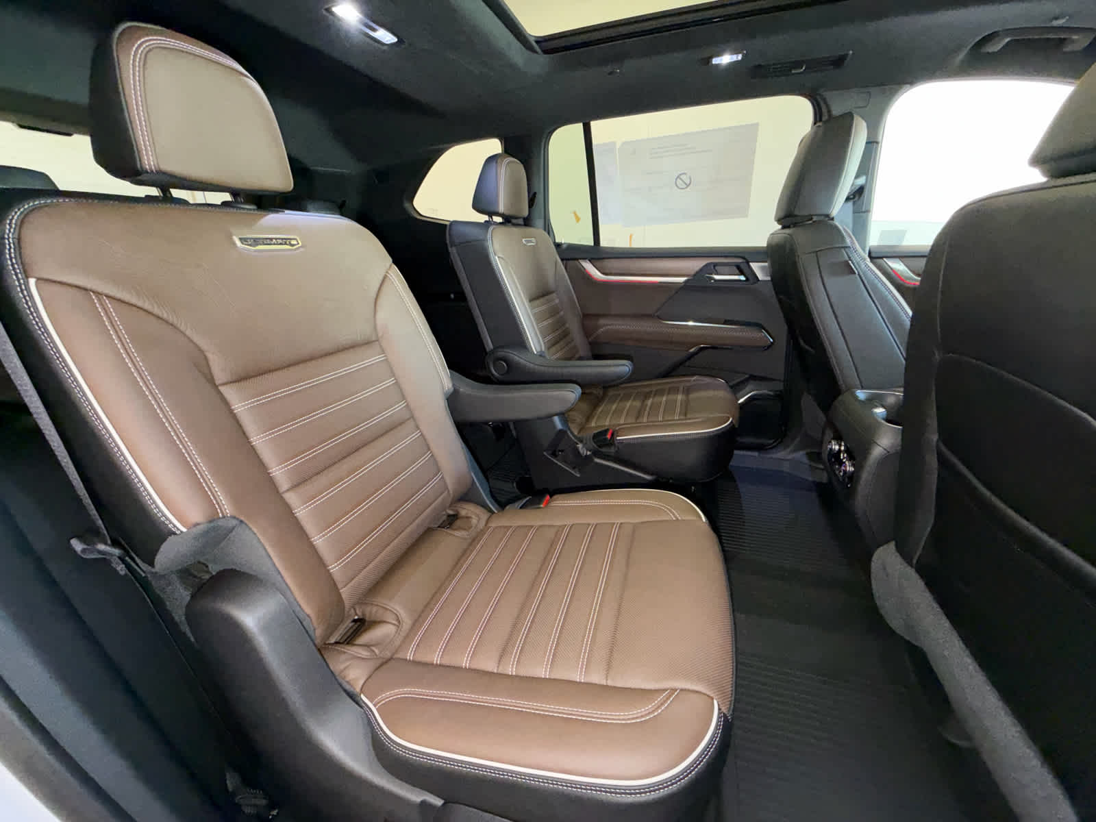 2027 GMC Acadia Denali Ultimate - Photo 33