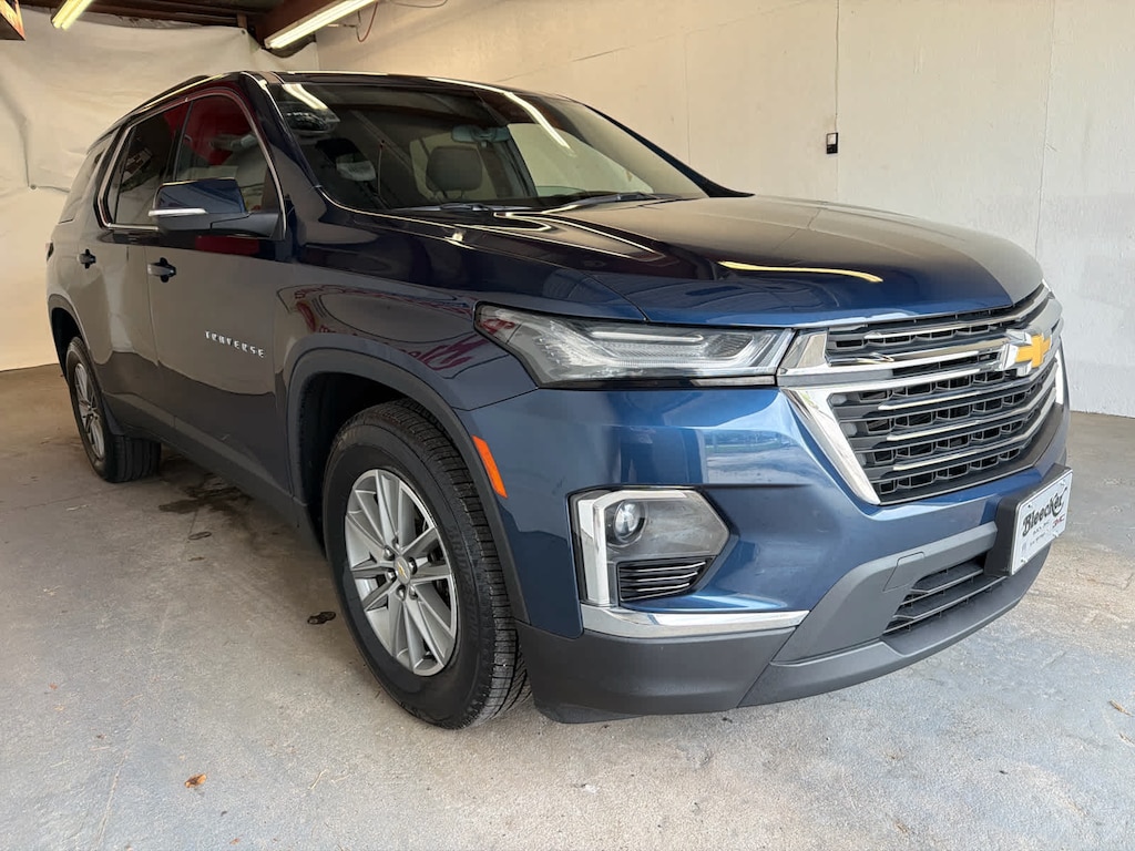 Used 2023 Chevrolet Traverse LT Cloth SUV