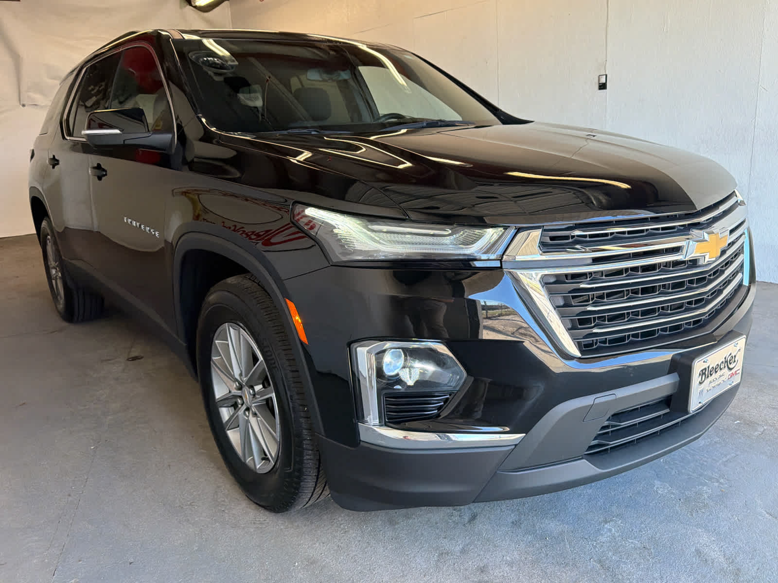 Used 2023 Chevrolet Traverse LT Cloth SUV