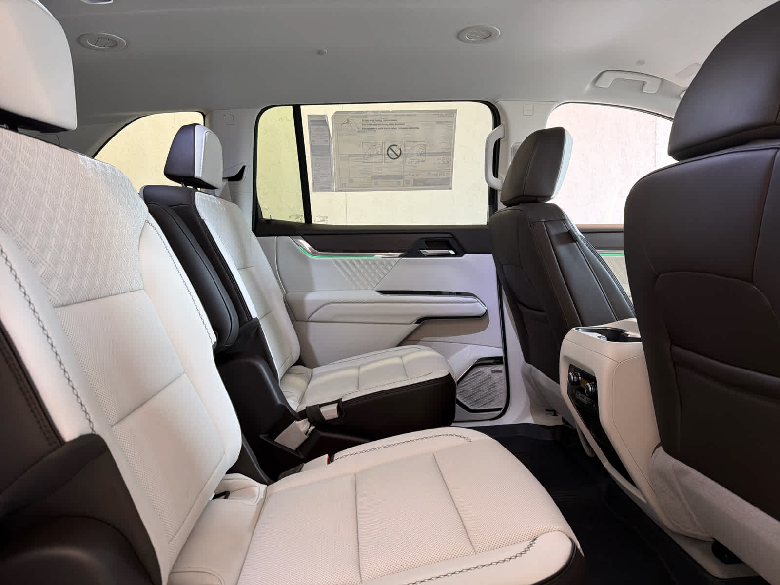 2026 GMC Acadia Denali - Photo 34