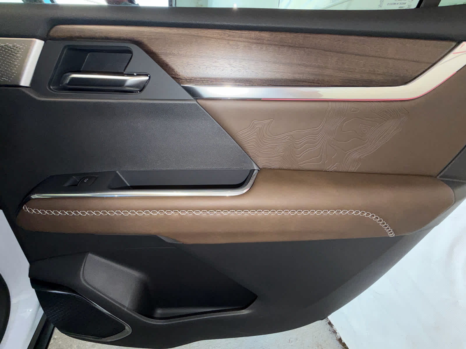 2027 GMC Acadia Denali Ultimate - Photo 35