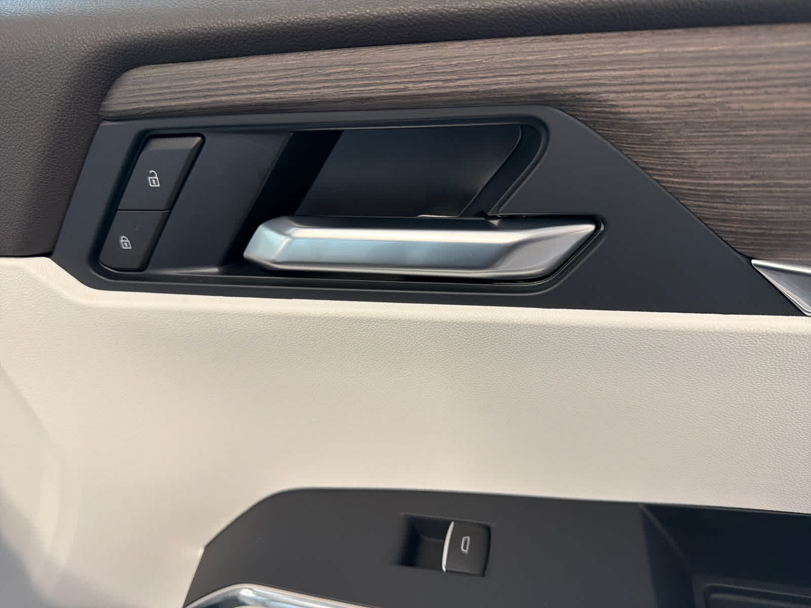 2026 GMC Acadia Denali - Photo 33