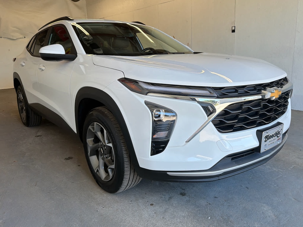 Used 2024 Chevrolet Trax LT SUV