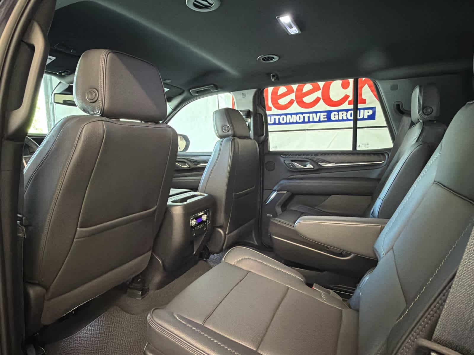 2024 GMC Yukon Denali - Photo 23