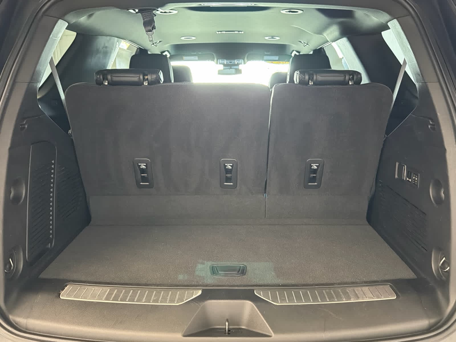 2024 GMC Yukon Denali - Photo 7