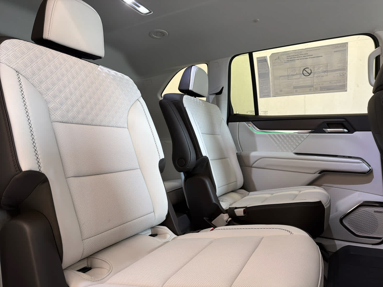 2026 GMC Acadia Denali - Photo 36