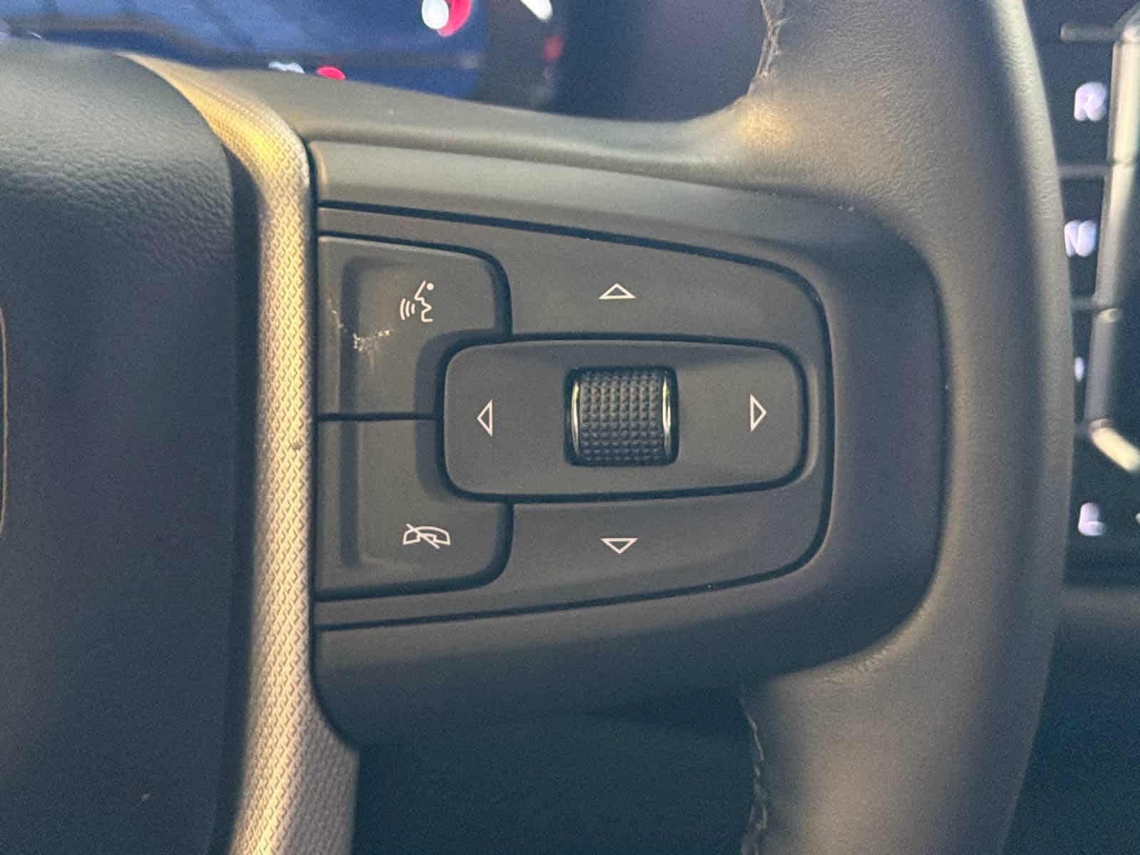 2024 GMC Yukon Denali - Photo 42