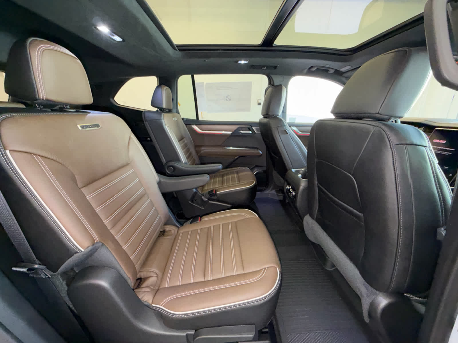 2027 GMC Acadia Denali Ultimate - Photo 31