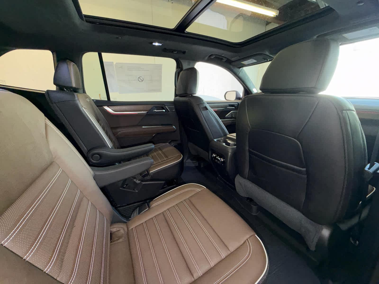 2027 GMC Acadia Denali Ultimate - Photo 32