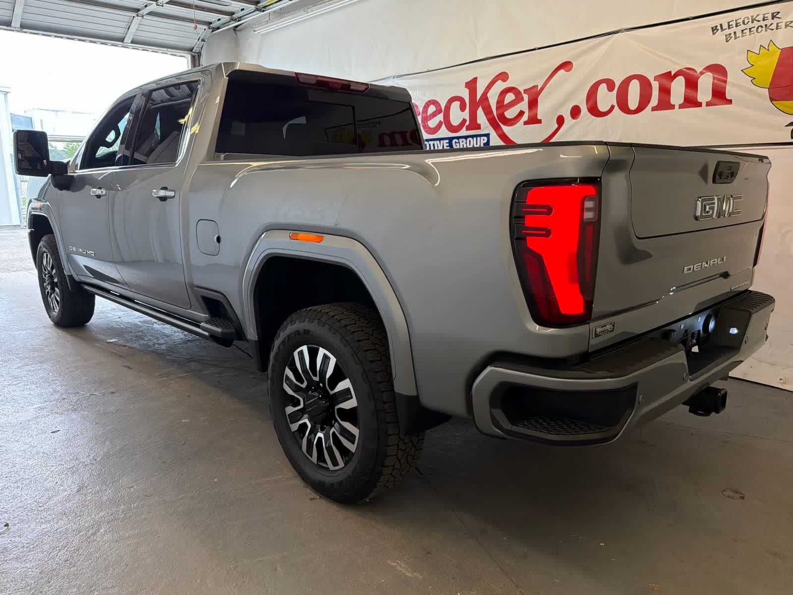 2026 GMC Sierra 2500HD Denali Ultimate - Photo 10