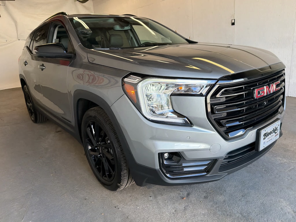 Used 2023 GMC Terrain SLT SUV