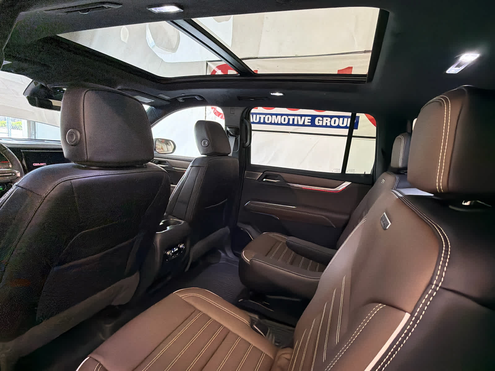 2027 GMC Acadia Denali Ultimate - Photo 20