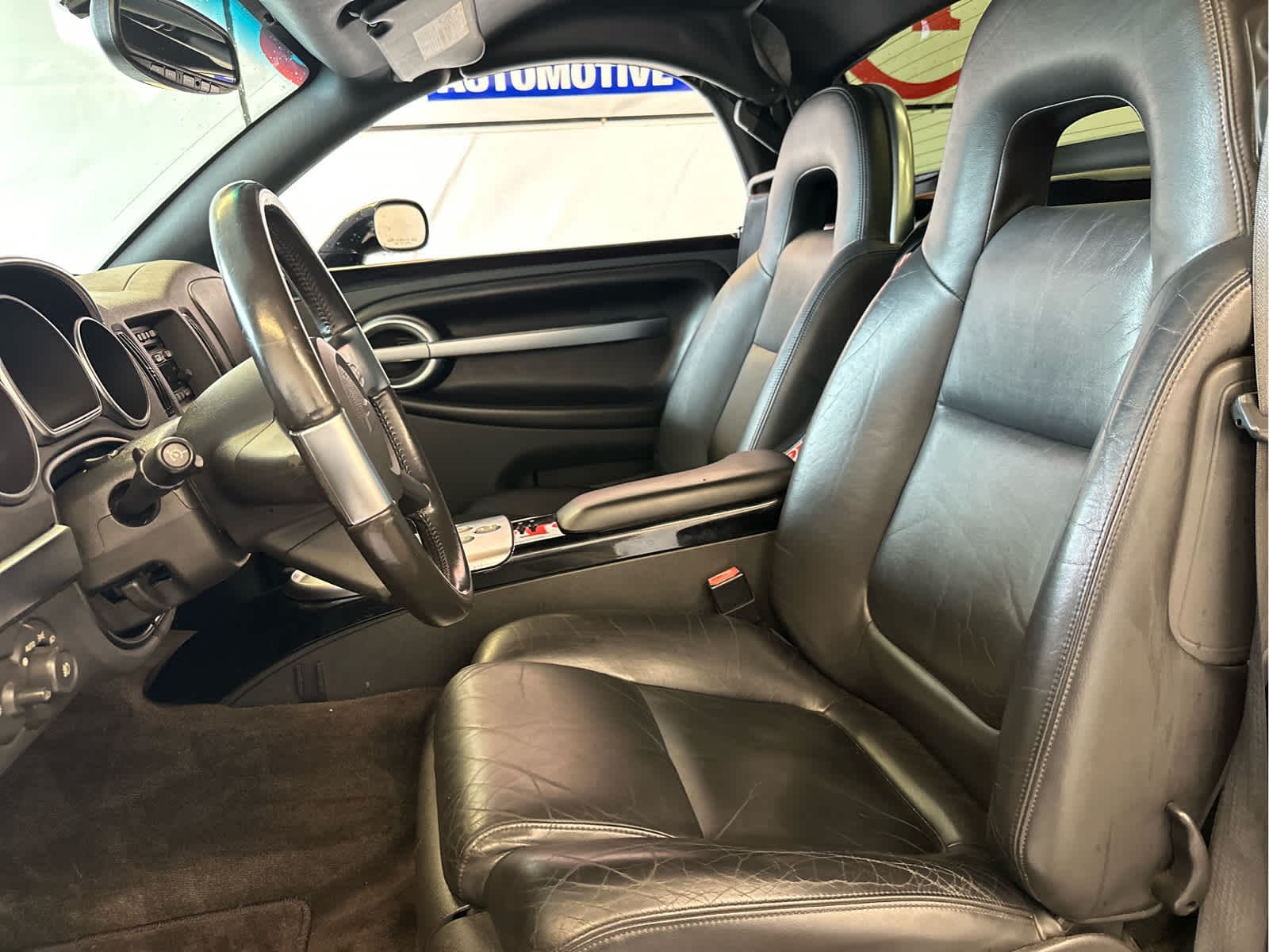 2004 Chevrolet SSR LS - Photo 16
