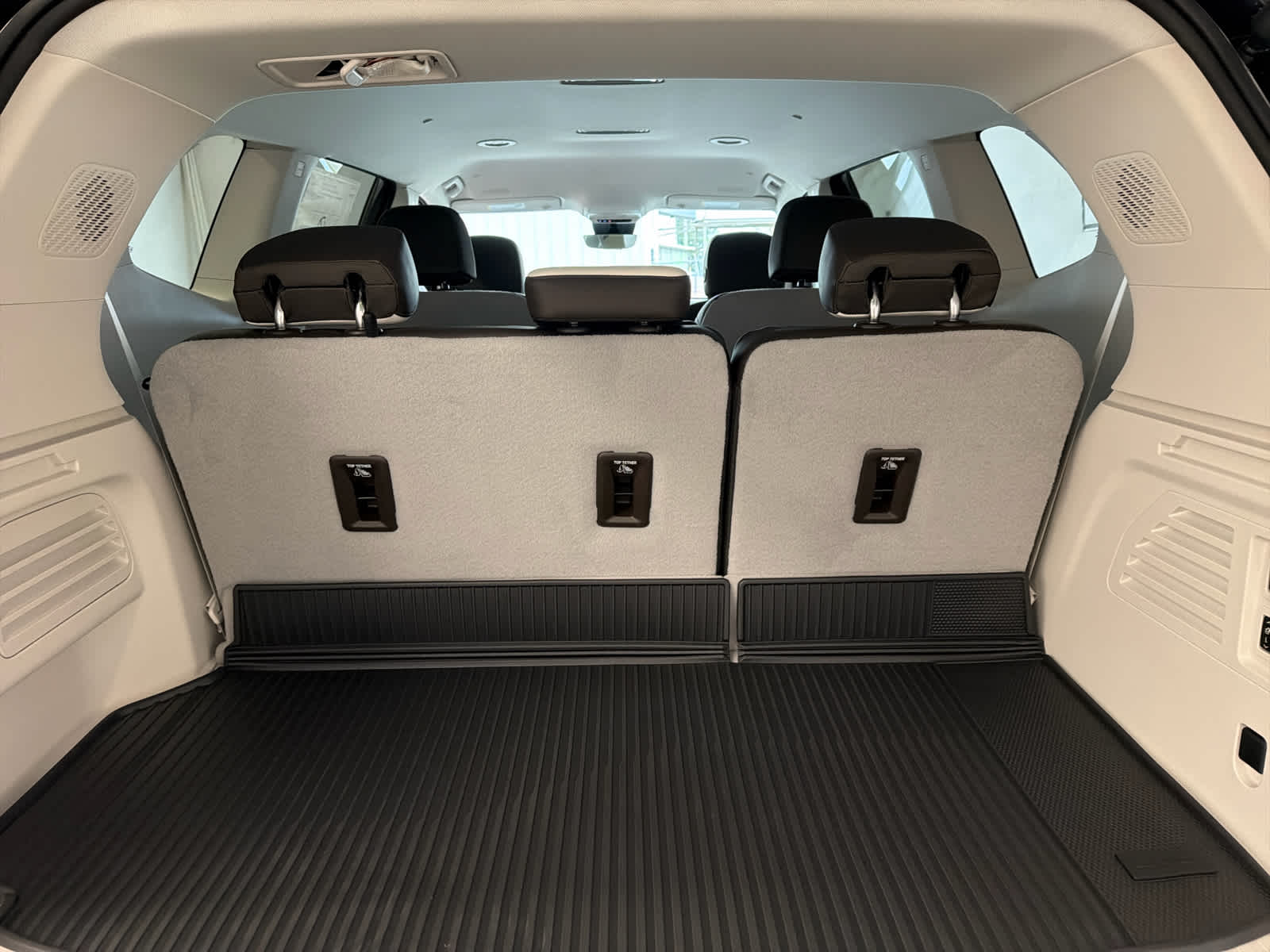 2026 GMC Acadia Denali - Photo 8