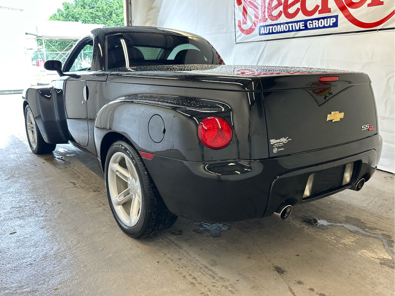 2004 Chevrolet SSR LS - Photo 7