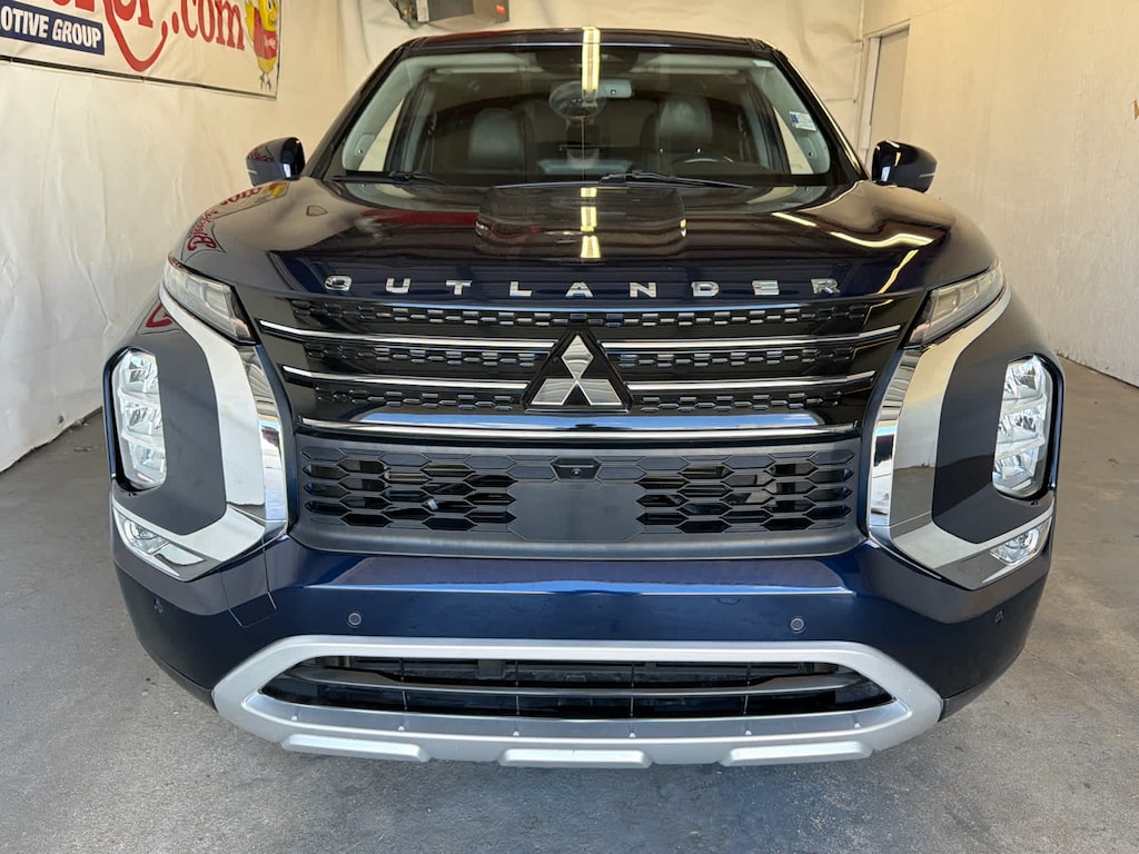 Used 2024 Mitsubishi Outlander SE