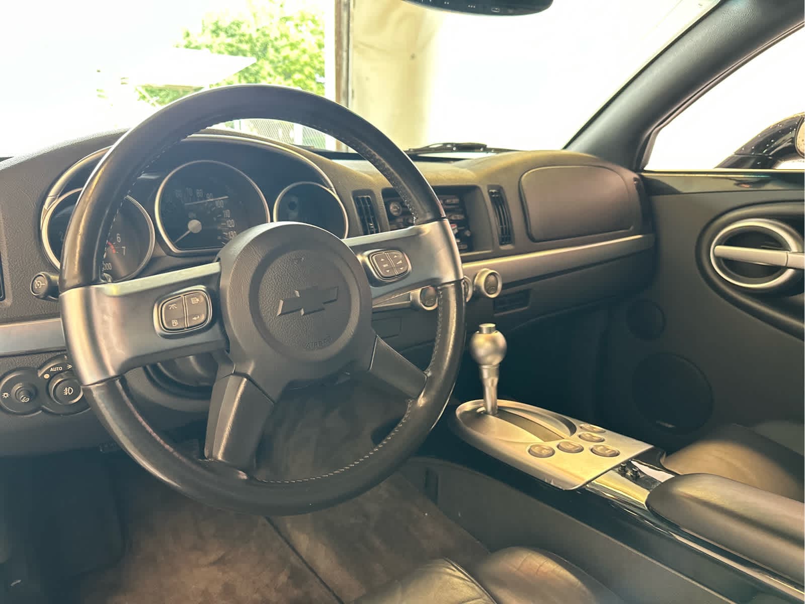 2004 Chevrolet SSR LS - Photo 15
