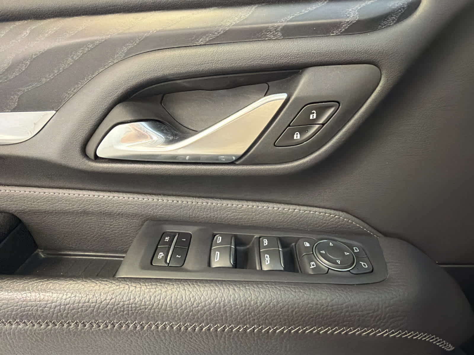 2024 GMC Yukon Denali - Photo 20