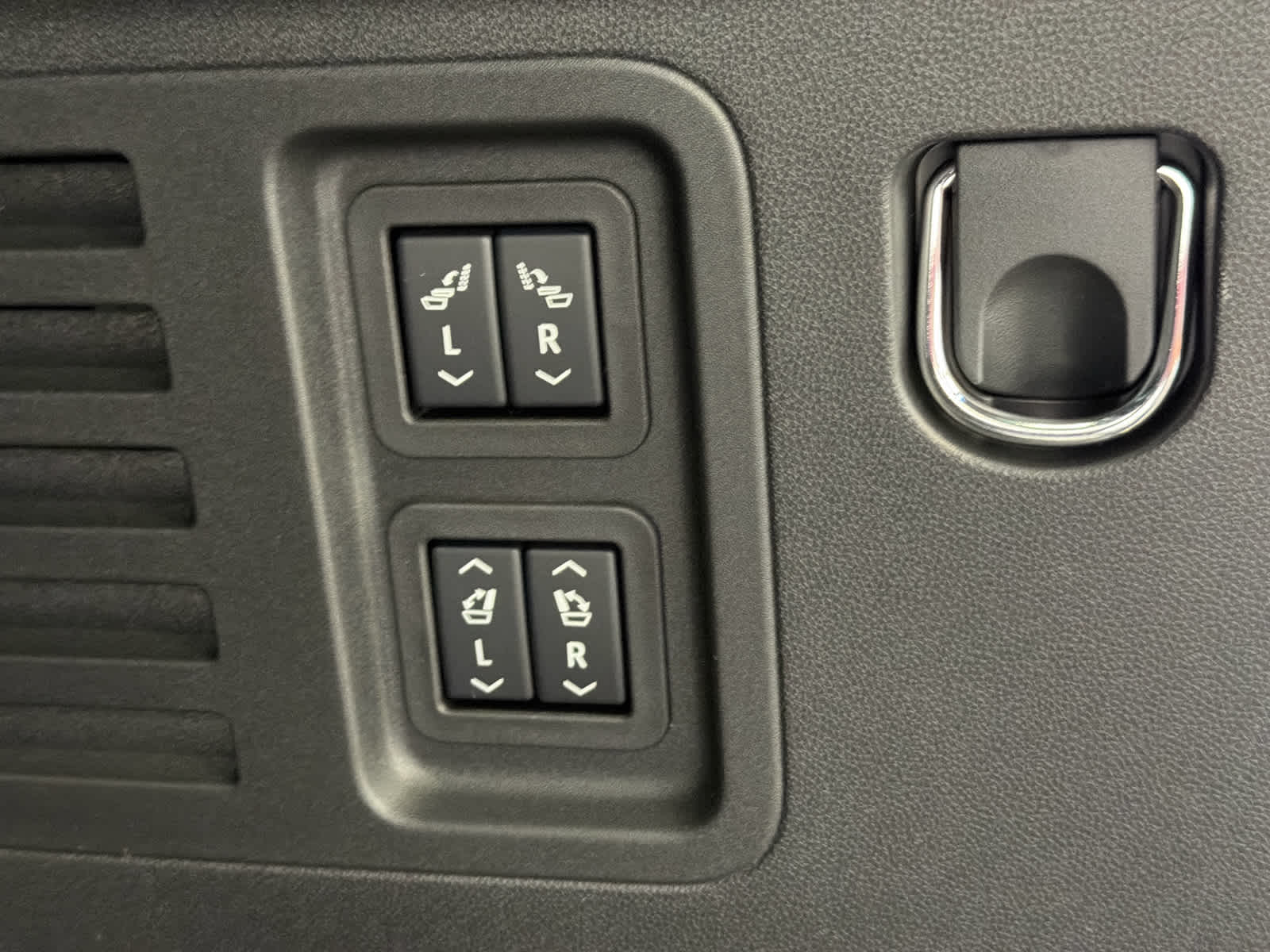 2027 GMC Acadia Denali Ultimate - Photo 9