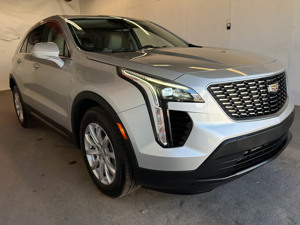 Used 2021 CADILLAC XT4 FWD Luxury SUV