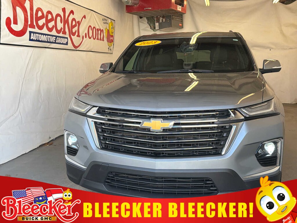 Used 2023 Chevrolet Traverse LT Cloth SUV