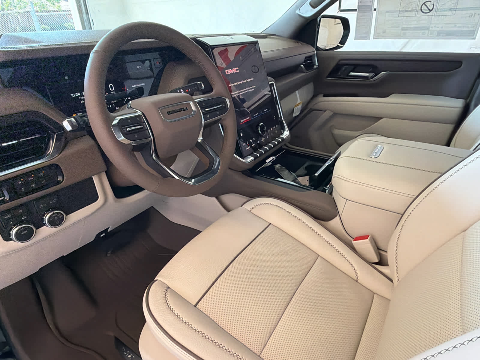 2026 GMC Yukon Denali - Photo 15