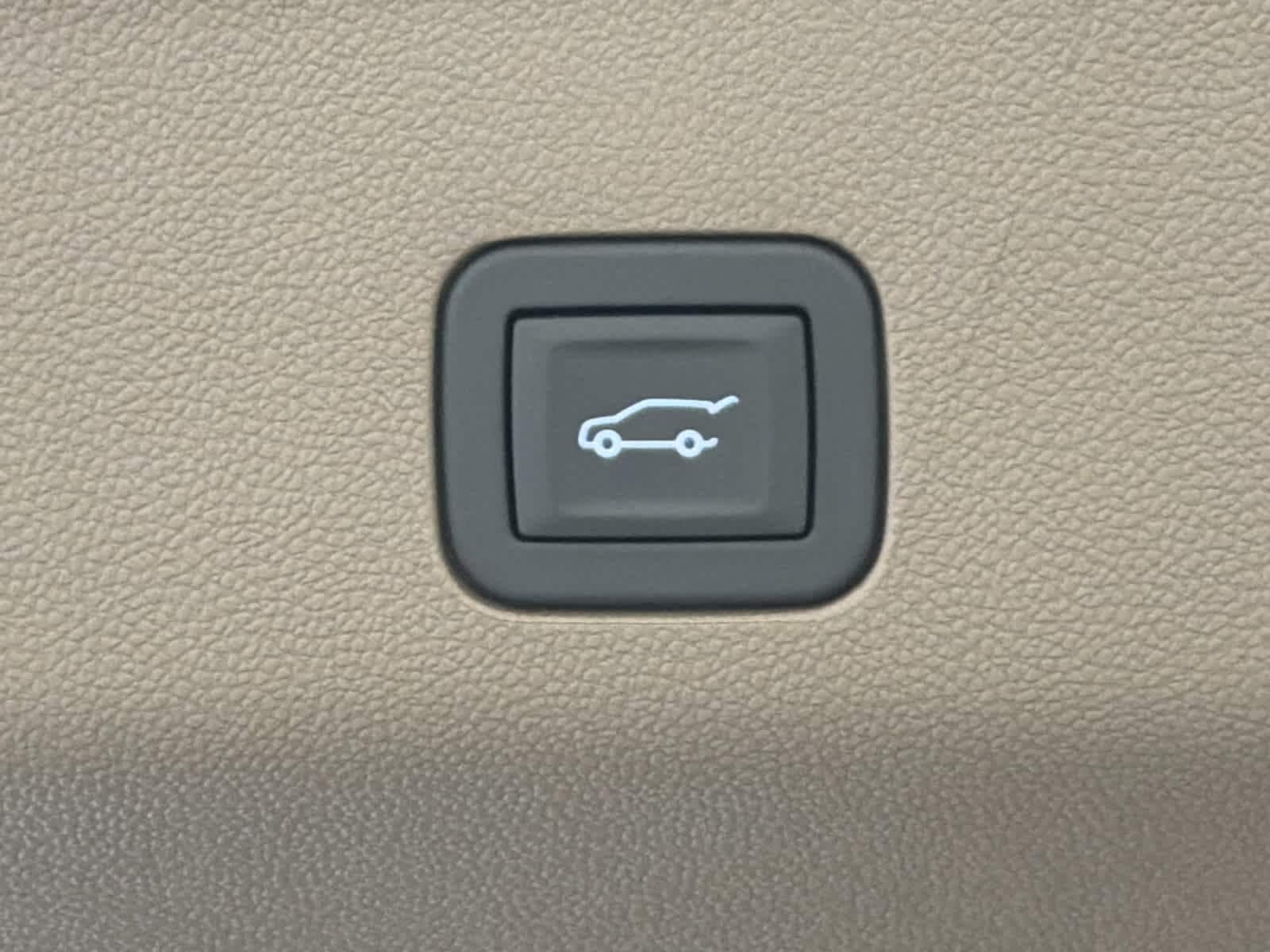 2026 GMC Yukon Denali - Photo 9