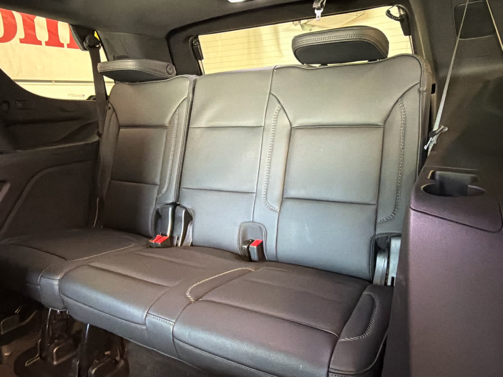 2024 GMC Yukon Denali - Photo 27