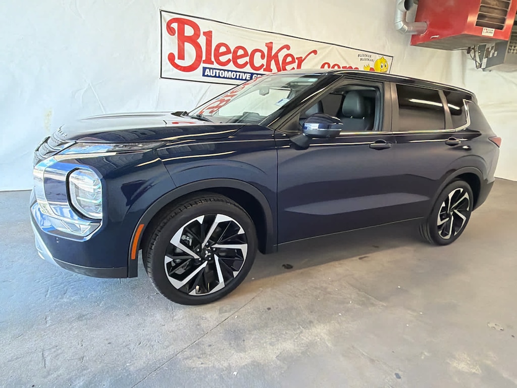 Used 2024 Mitsubishi Outlander SE