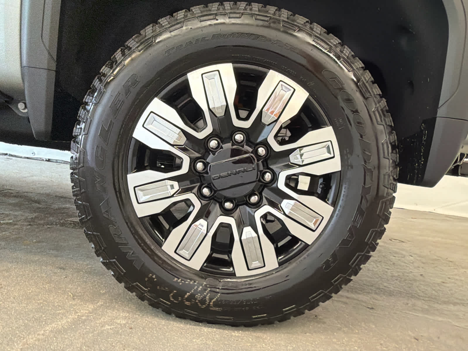 2026 GMC Sierra 2500HD Denali - Photo 11