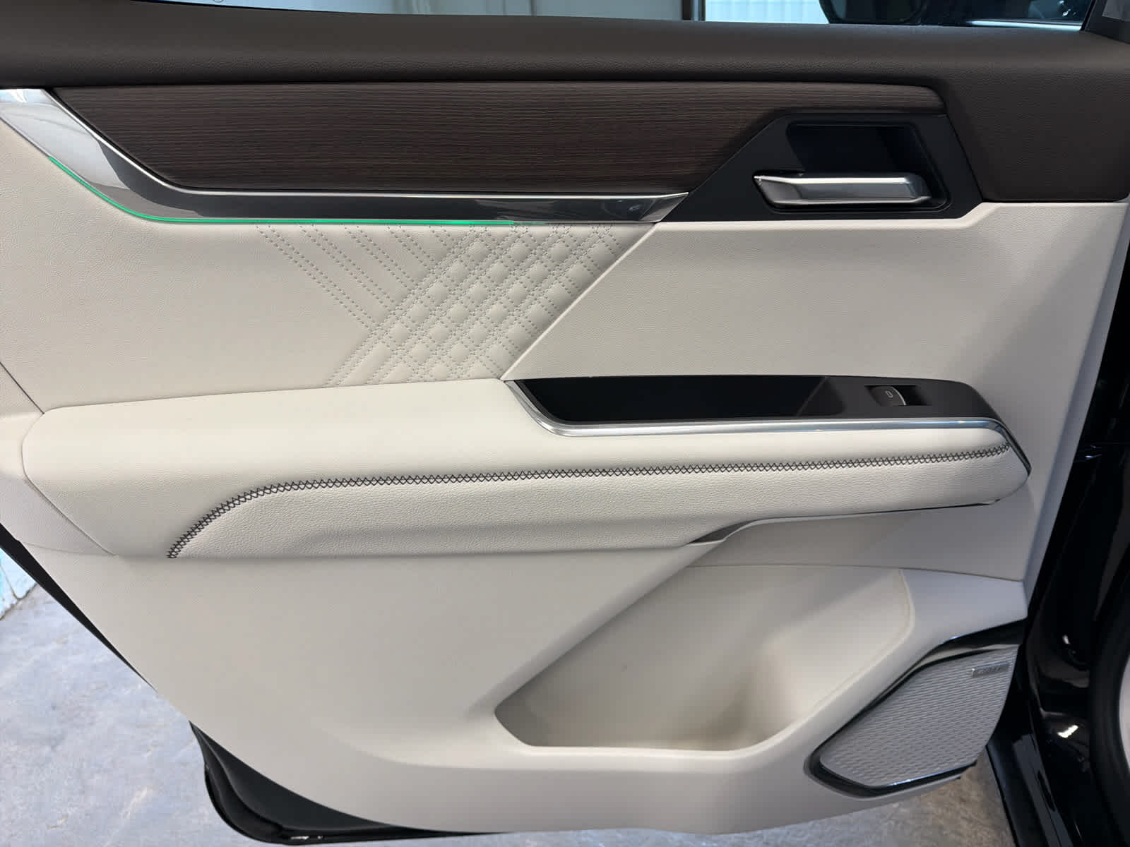 2026 GMC Acadia Denali - Photo 26