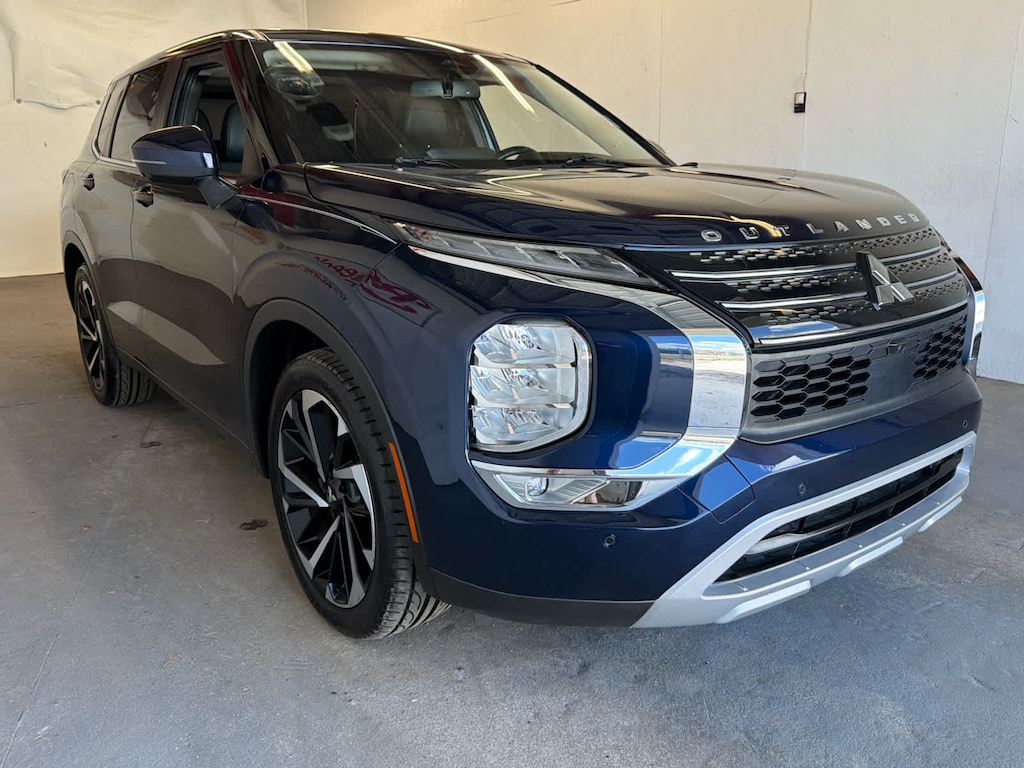Used 2024 Mitsubishi Outlander SE