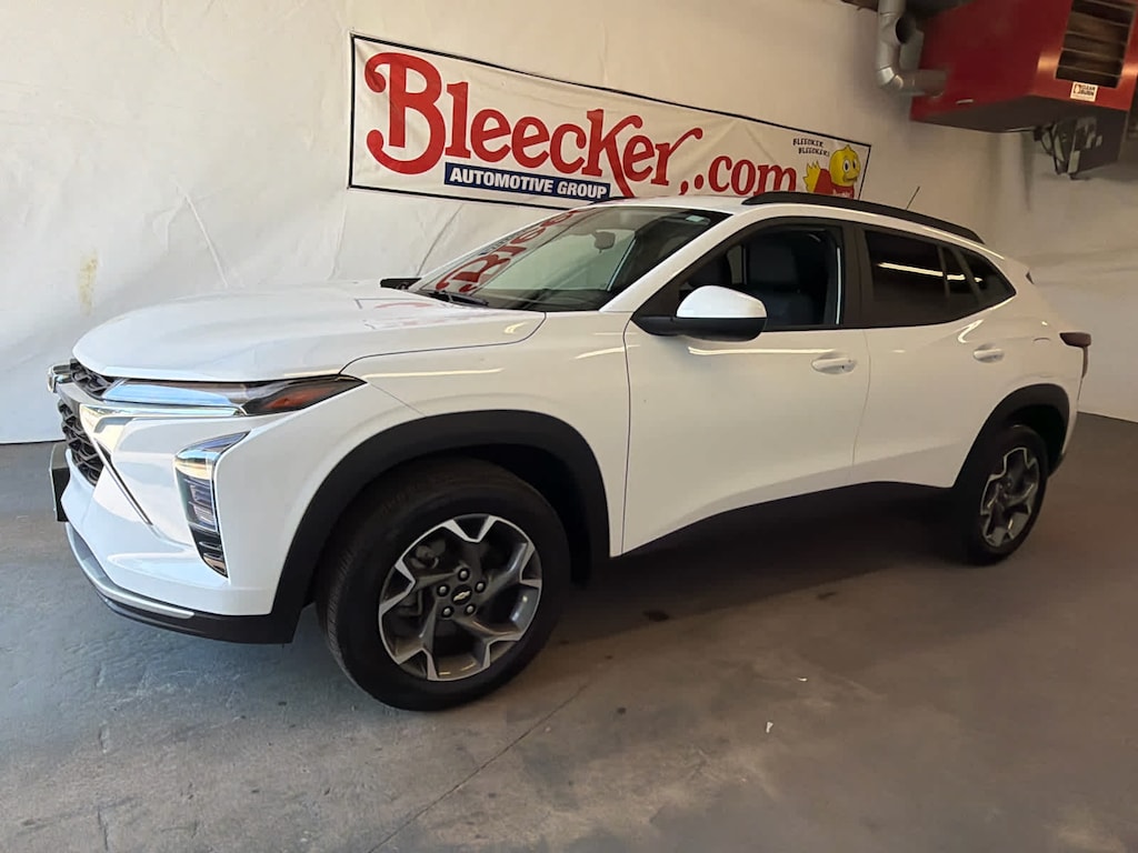 Used 2024 Chevrolet Trax LT SUV