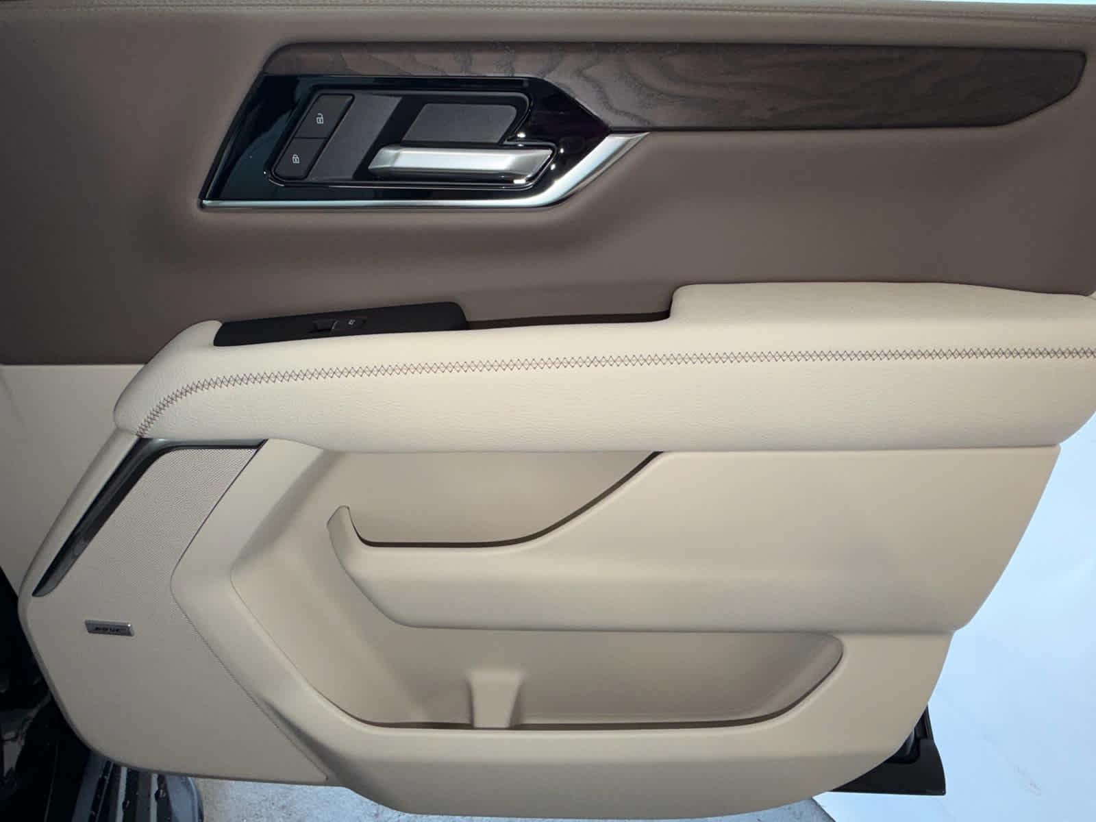 2026 GMC Yukon Denali - Photo 31