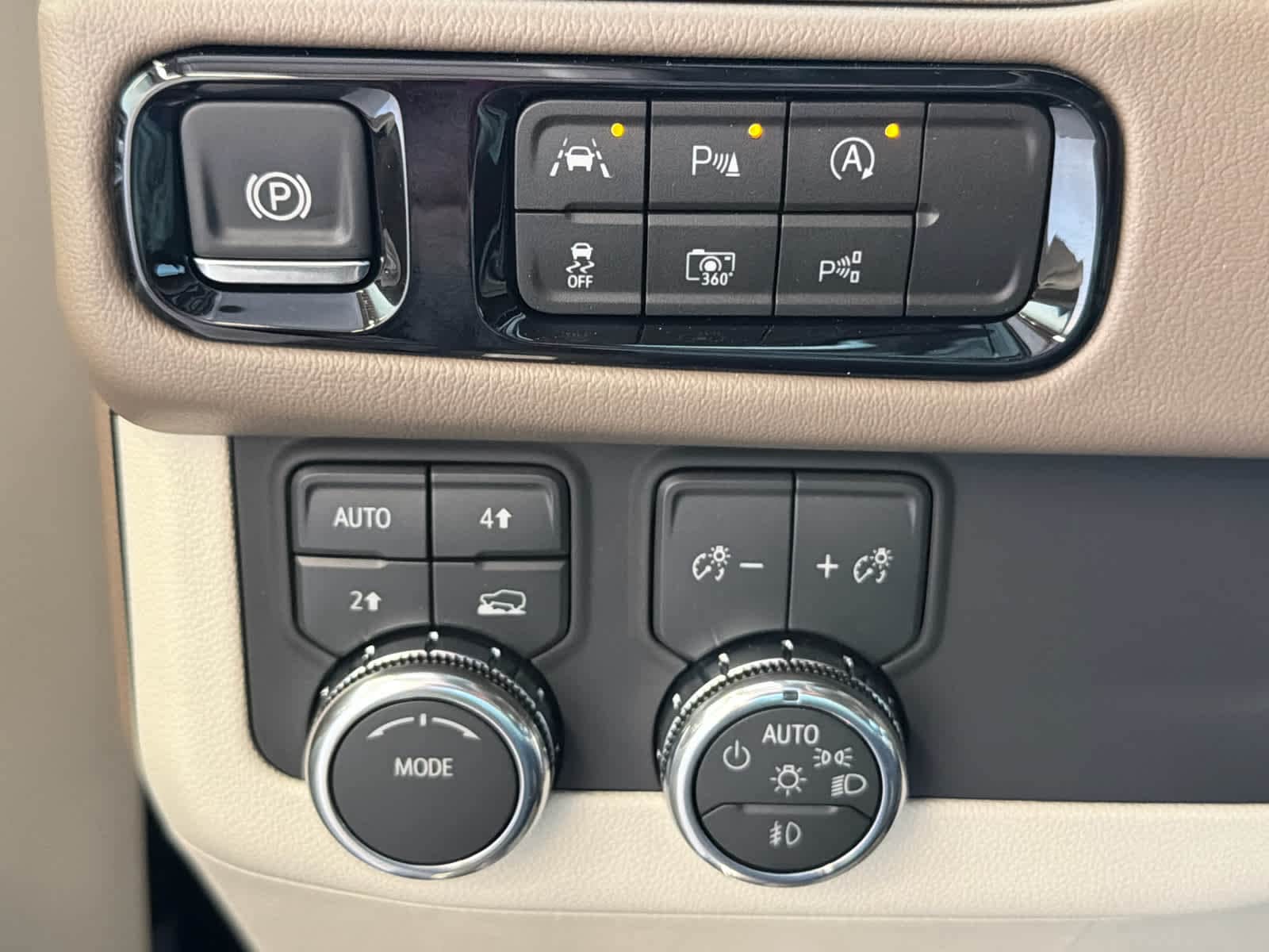2026 GMC Yukon Denali - Photo 44