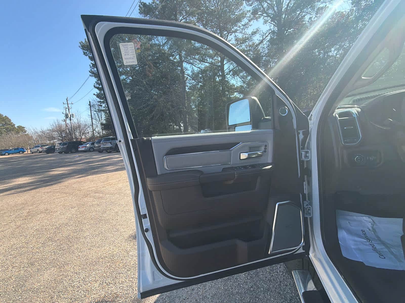2025 RAM 2500 Laramie - Photo 18