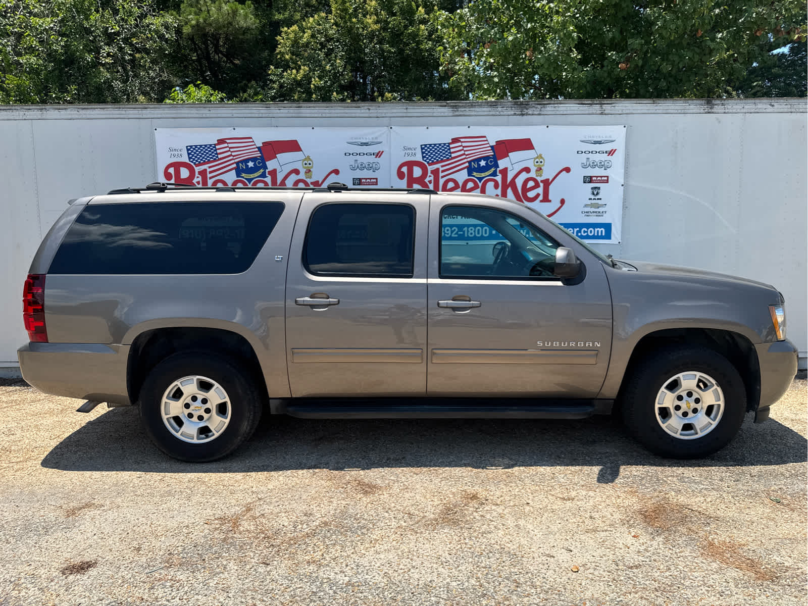 Used 2014 Chevrolet Suburban LT with VIN 1GNSCJE05ER219948 for sale in Dunn, NC