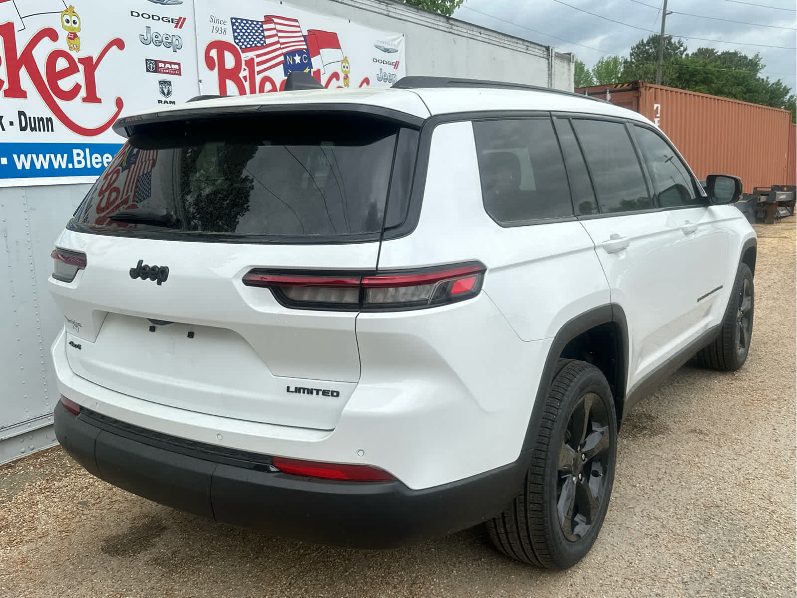 2025 Jeep Grand Cherokee L photo 3