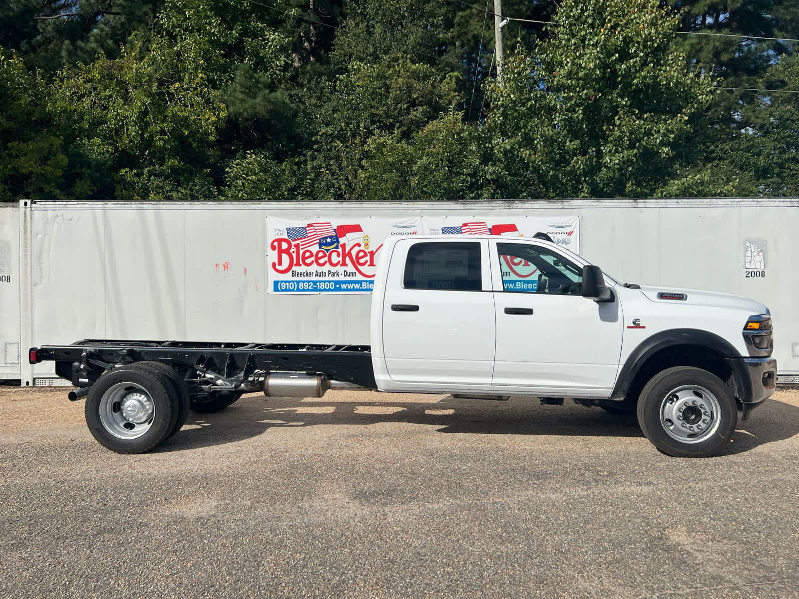 2026 Ram 4500 Tradesman photo 2