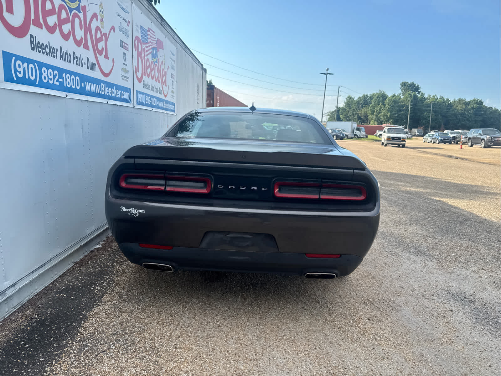 2022 Dodge Challenger SXT photo 4