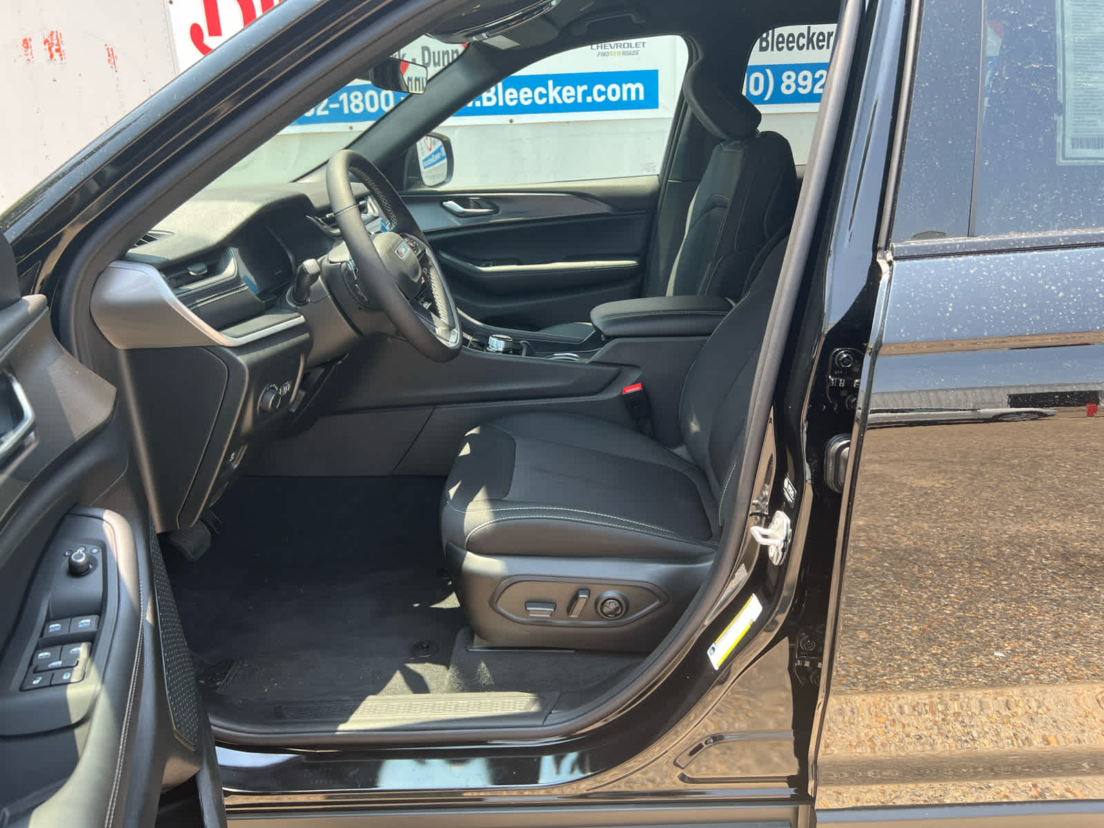 2025 Jeep Grand Cherokee Laredo - Photo 24