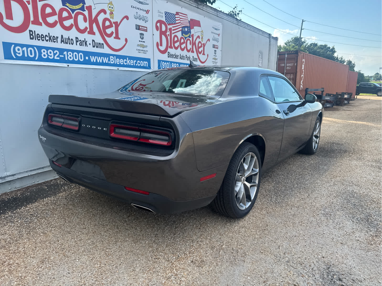 2022 Dodge Challenger SXT photo 3