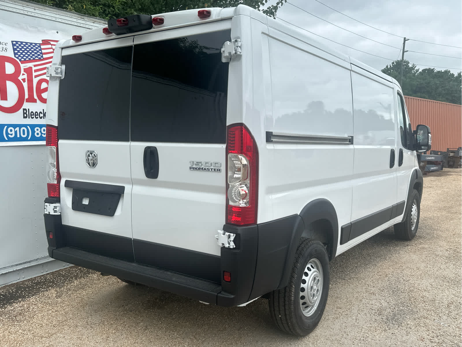 2025 Ram ProMaster 1500 Tradesman photo 2