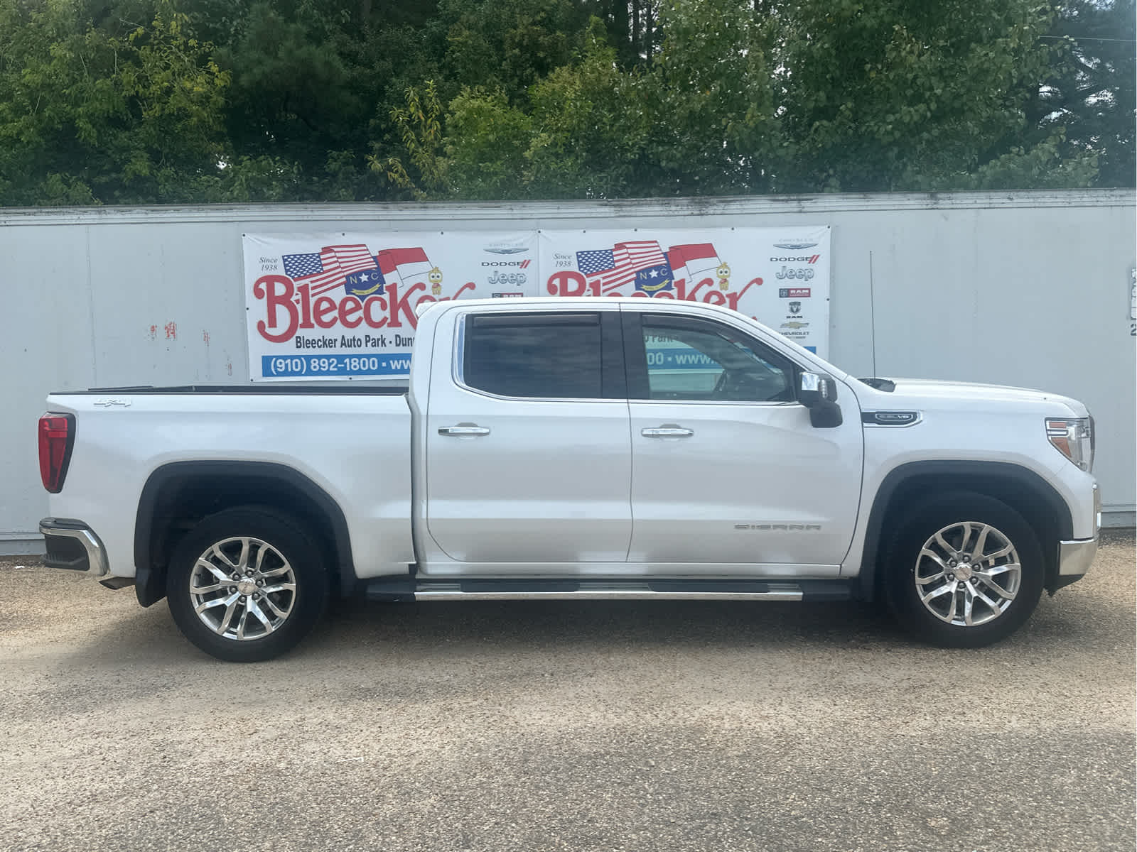 2019 Gmc Sierra 1500 SLT photo 2