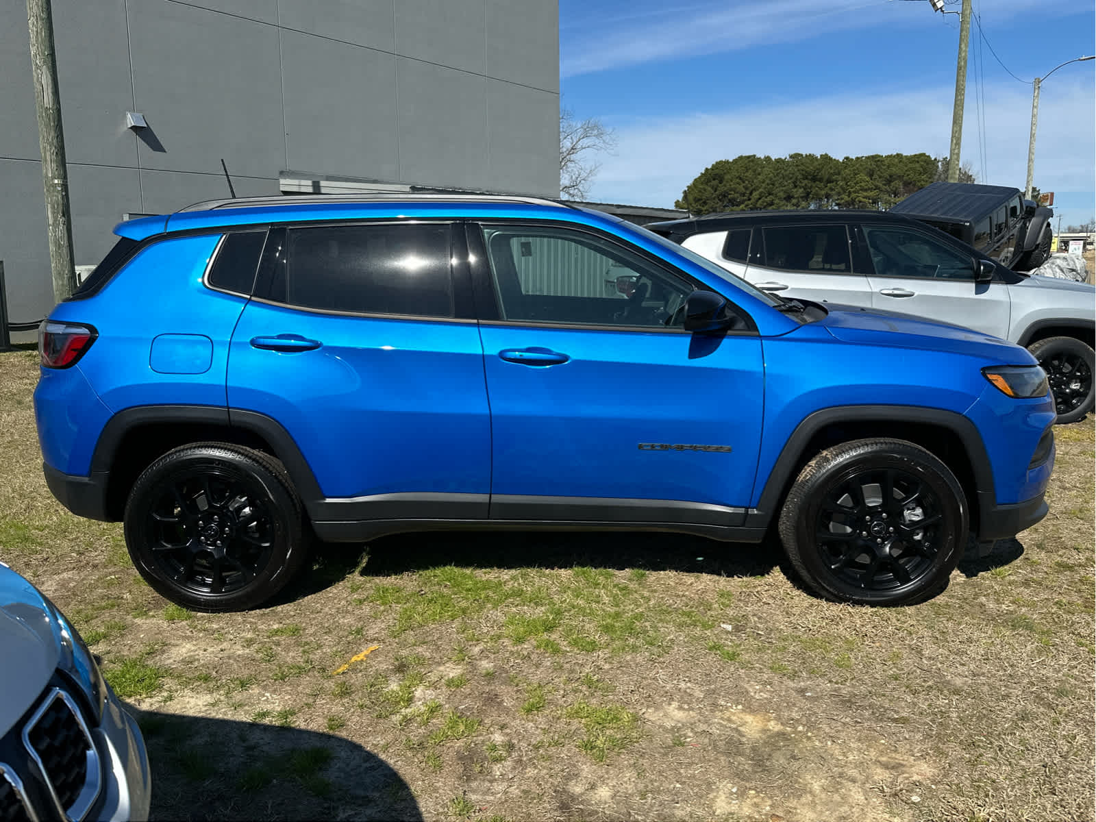 2025 Jeep Compass Latitude photo 2
