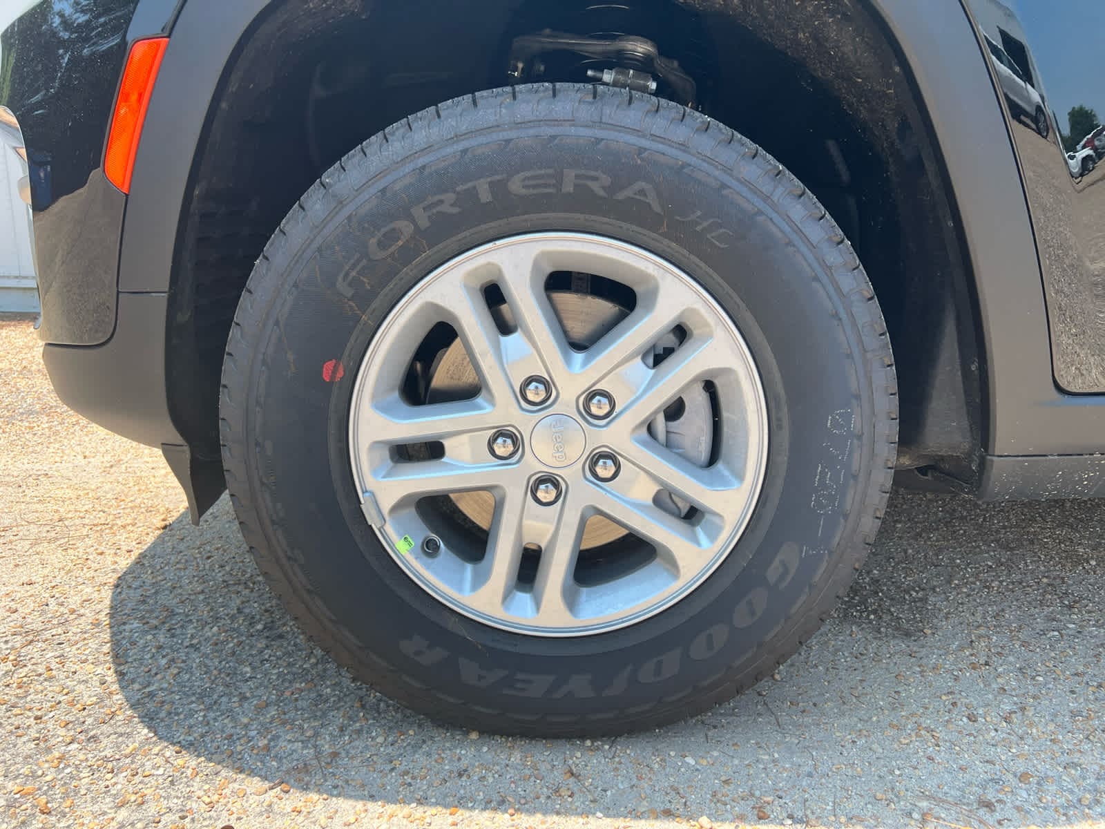 2025 Jeep Grand Cherokee Laredo - Photo 12