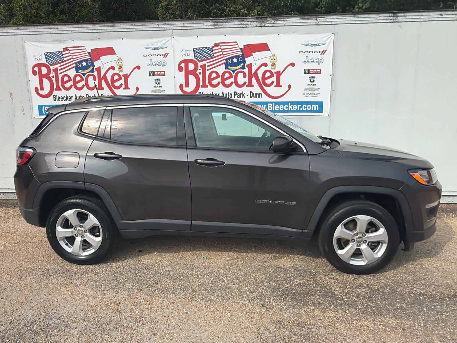 Used 2018 Jeep Compass Latitude with VIN 3C4NJDBB3JT261510 for sale in Dunn, NC
